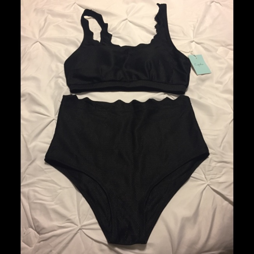Scalloped bikini